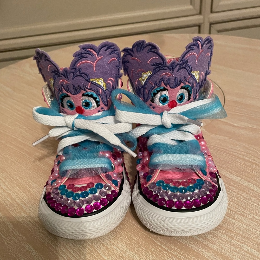 Converse (custom) toddler girl size 7